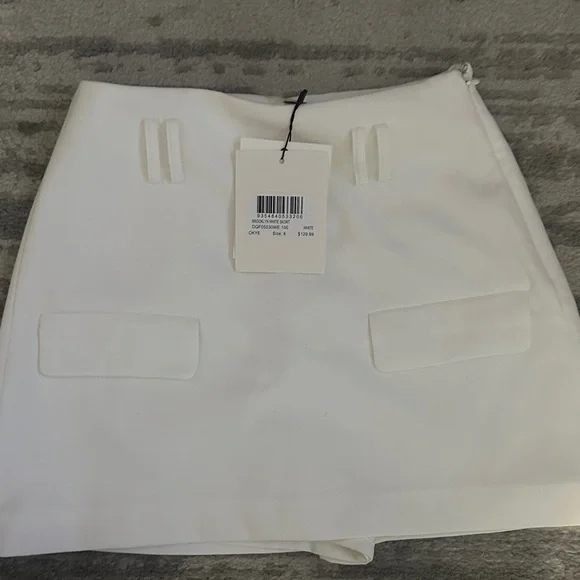 DISSH Elegant White Skort - Picture 2 of 7